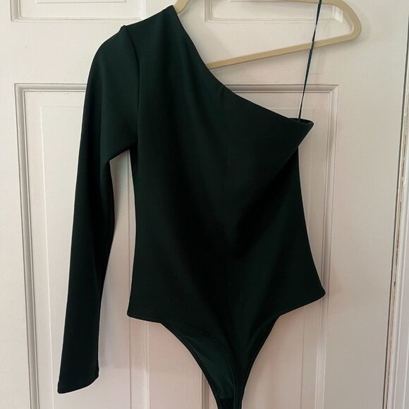 Abercrombie Long-Sleeve Crepe Asymmetrical One-Shoulder Bodysuit NWT - Picture 8 of 9